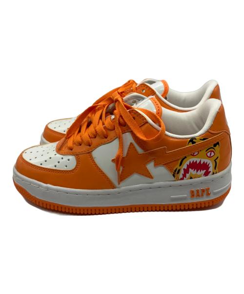 A BATHING APE（アベイシングエイプ）A BATHING APE (アベイシングエイプ) BAPESTA　ローカットスニーカー ホワイト×オレンジ サイズ:SIZE 23.5cmの古着・服飾アイテム