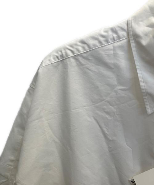 SOFTHYPHEN（ソフトハイフン）SOFTHYPHEN (ソフトハイフン) DOUBLE FRONT OVER SIZED SIGNATURE SHIRT ホワイト サイズ:02 未使用品の古着・服飾アイテム