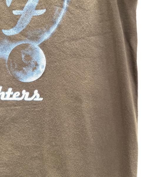 Foo Fighters（フー・ファイターズ）Foo Fighters (フー・ファイターズ) 半袖Tシャツ ブラウン サイズ:Ｓの古着・服飾アイテム