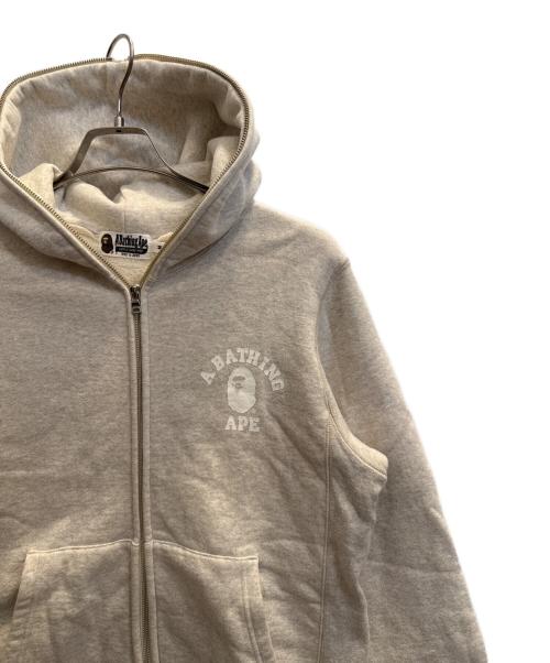 A BATHING APE（アベイシングエイプ）A BATHING APE (アベイシングエイプ) 裏起毛ジップパーカー ホワイト サイズ:Мの古着・服飾アイテム