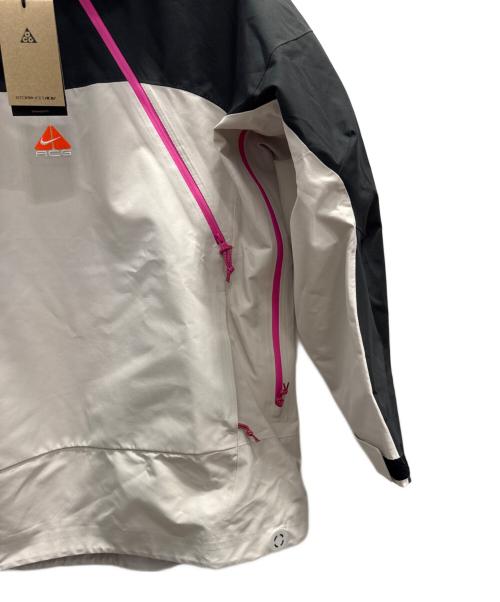 NIKE ACG（ナイキエーシージー）NIKE ACG (ナイキエーシージー) Storm-FIT ADV GORE-TEX ベージュ×ブラック サイズ:Ｓ 未使用品の古着・服飾アイテム