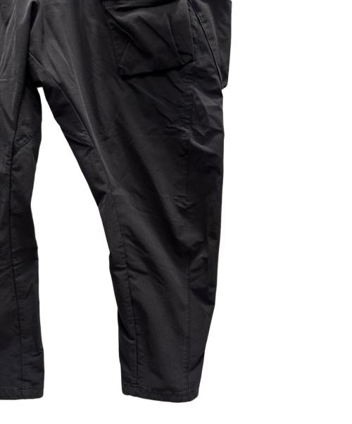 ACRONYM（アクロニウム）ACRONYM (アクロニウム) SCHOELLER DRYSKIN ARTICULATED CARGO PANT ブラック サイズ:Ｓの古着・服飾アイテム