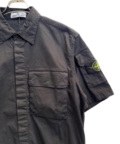 STONE ISLAND（ストーンアイランド）STONE ISLAND (ストーンアイランド) STRETCH ORGANIC COTTON TWILL SHORT SLEEVE SHIRT ブラック サイズ:Мの古着・服飾アイテム