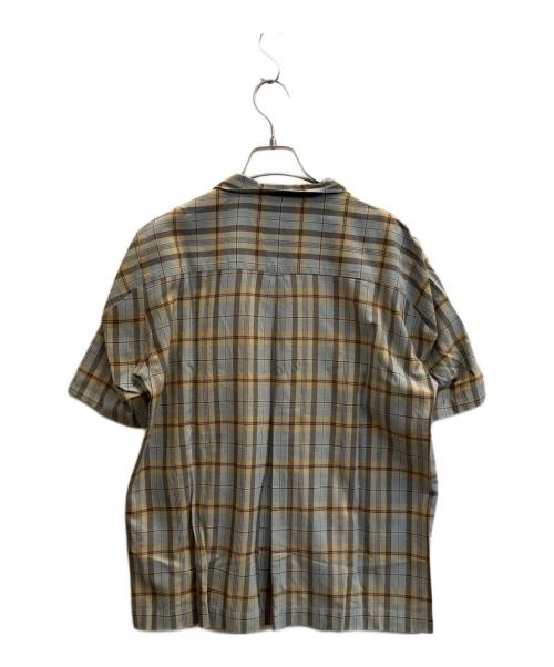 ISSEY MIYAKE（イッセイミヤケ）ISSEY MIYAKE (イッセイミヤケ) 半袖シャツ ブルー×ベージュ サイズ:Мの古着・服飾アイテム