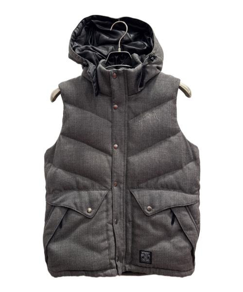stussy（ステューシー）stussy (ステューシー) フーデットダウンベスト グレー サイズ:Мの古着・服飾アイテム