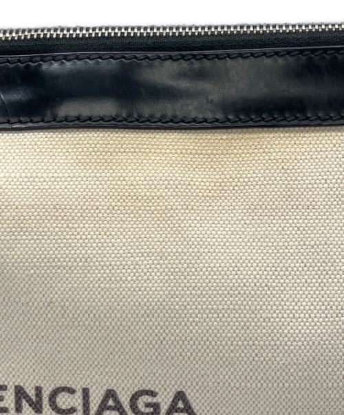 BALENCIAGA（バレンシアガ）BALENCIAGA (バレンシアガ) クラッチバッグ ベージュ×ブラックの古着・服飾アイテム