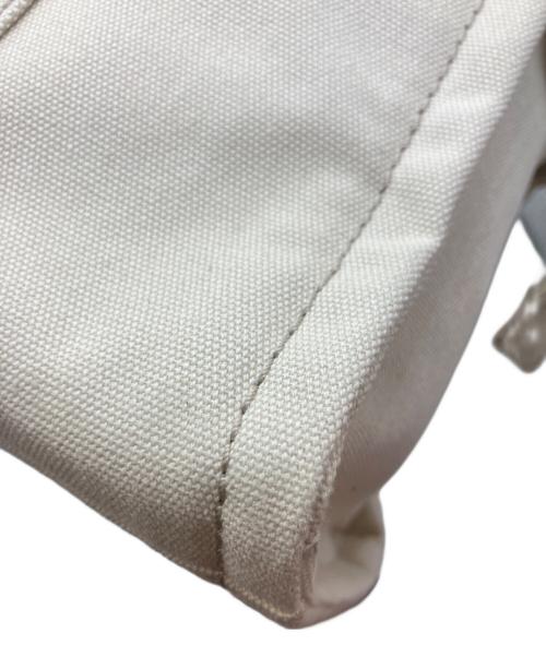 Marc by Marc Jacobs（マークバイマークジェイコブス）Marc by Marc Jacobs (マークバイマークジェイコブス) ザキャンバスラージ アイボリーの古着・服飾アイテム