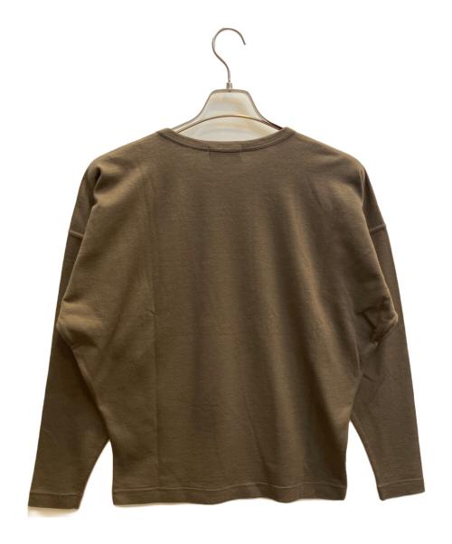 inn ISSEY MIYAKE（イッセイミヤケ）inn ISSEY MIYAKE (イッセイミヤケ) 長袖カットソー オリーブ サイズ:Мの古着・服飾アイテム