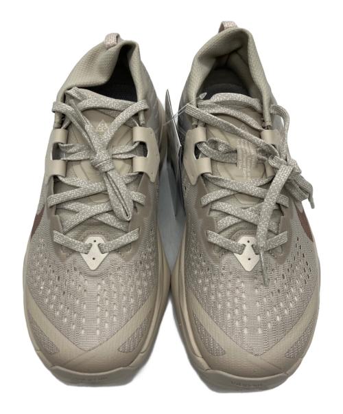 NIKE ACG（ナイキエーシージー）NIKE ACG (ナイキエーシージー) ACG ゼガマ トレイル ローカットスニーカー ベージュ サイズ:SIZE 24cm 未使用品の古着・服飾アイテム