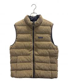 Patagonia（パタゴニア）の古着「リバーシブル・コットン・ダウン・ベスト」｜ベージュ×ネイビー