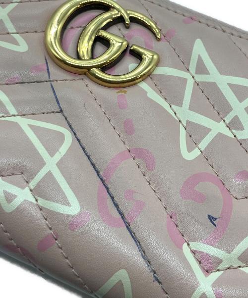 GUCCI（グッチ）GUCCI (グッチ) GGマーモント　ゴーストプリント　ラウンドファスナー財布 ピンクの古着・服飾アイテム