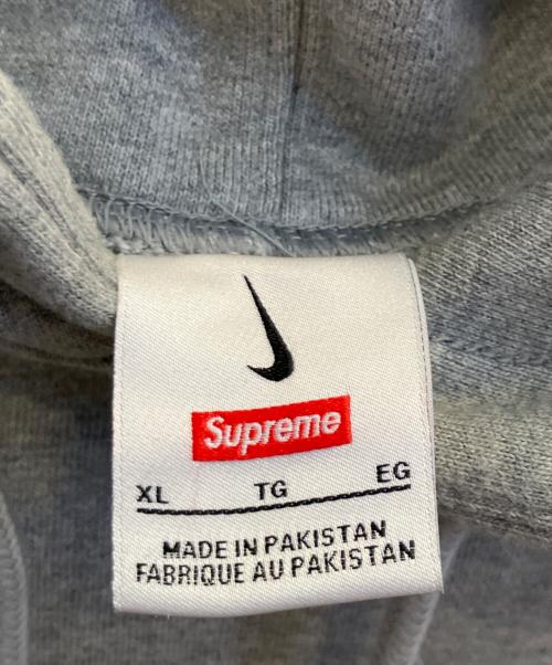 SUPREME（シュプリーム）SUPREME (シュプリーム) NIKE (ナイキ) プルオーバーパーカー グレー サイズ:SIZE XLの古着・服飾アイテム