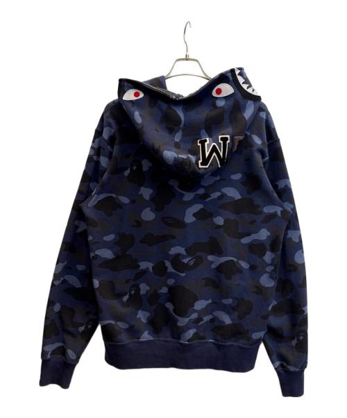 A BATHING APE（アベイシングエイプ）A BATHING APE (アベイシングエイプ) COLOUR CAMO SHARK FULL ZIP HOODIE ブルー サイズ:2XLの古着・服飾アイテム