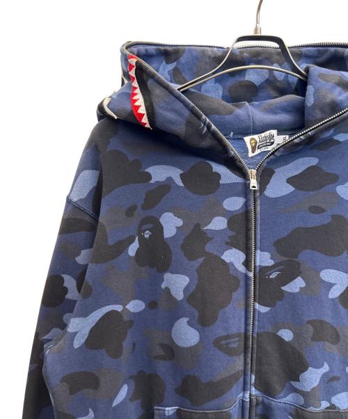 A BATHING APE（アベイシングエイプ）A BATHING APE (アベイシングエイプ) COLOUR CAMO SHARK FULL ZIP HOODIE ブルー サイズ:2XLの古着・服飾アイテム