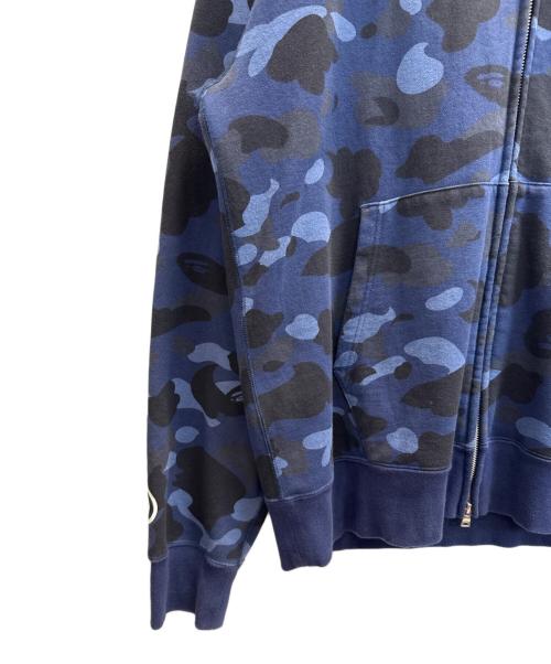 A BATHING APE（アベイシングエイプ）A BATHING APE (アベイシングエイプ) COLOUR CAMO SHARK FULL ZIP HOODIE ブルー サイズ:2XLの古着・服飾アイテム