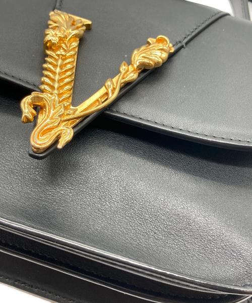 VERSACE（ヴェルサーチ）VERSACE (ヴェルサーチ) ヴィルトゥス　スモールショルダーバッグ ブラックの古着・服飾アイテム