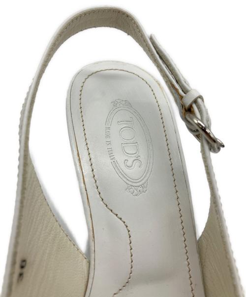 TOD'S（トッズ）TOD'S (トッズ) ポインテッドトゥヒールパンプス ホワイト サイズ:23の古着・服飾アイテム