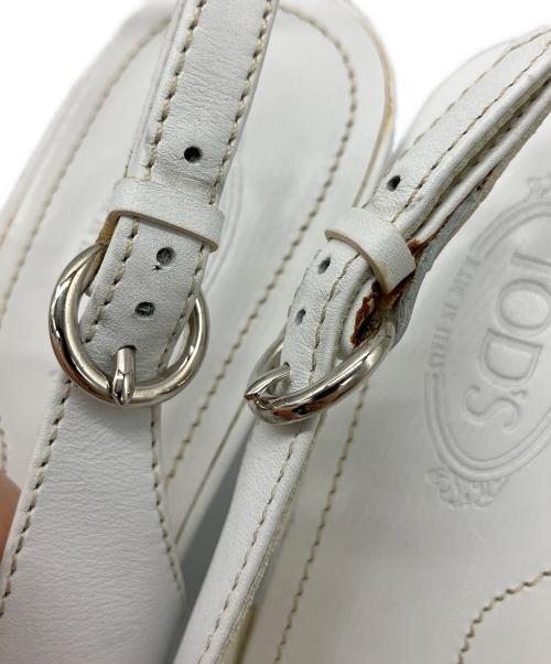 TOD'S（トッズ）TOD'S (トッズ) ポインテッドトゥヒールパンプス ホワイト サイズ:23の古着・服飾アイテム