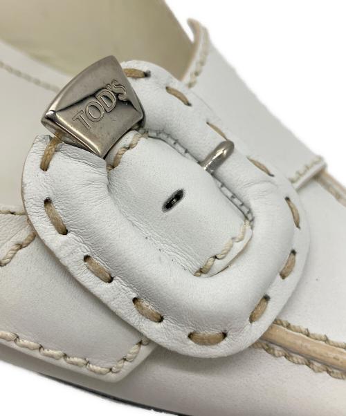 TOD'S（トッズ）TOD'S (トッズ) ポインテッドトゥヒールパンプス ホワイト サイズ:23の古着・服飾アイテム