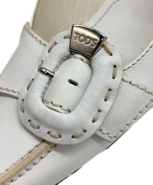 TOD'S（トッズ）TOD'S (トッズ) ポインテッドトゥヒールパンプス ホワイト サイズ:23の古着・服飾アイテム