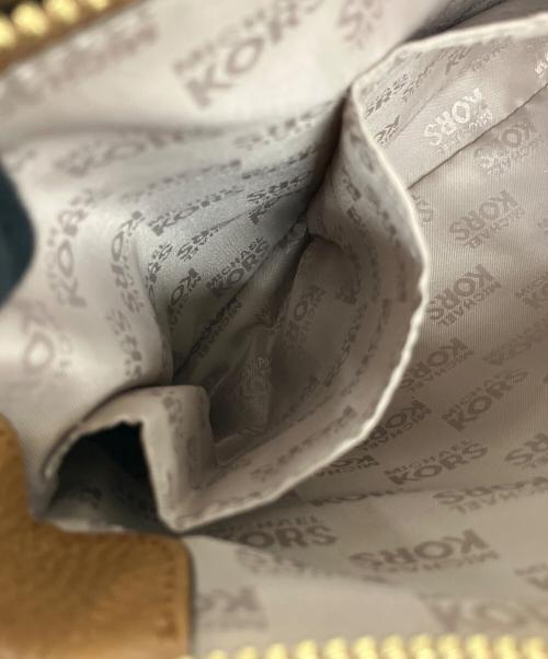 MICHAEL KORS（マイケルコース）MICHAEL KORS (マイケルコース) ショルダーバッグ ブラウンの古着・服飾アイテム