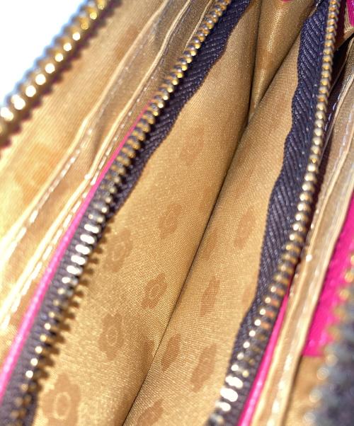 MARY QUANT（マリークヮント）MARY QUANT (マリークヮント) 長財布 ショッキングピンクの古着・服飾アイテム