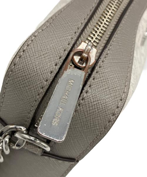 MICHAEL KORS（マイケル・コース）MICHAEL KORS (マイケル・コース) ショルダーバッグ ホワイトの古着・服飾アイテム