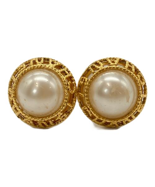 CHANEL（シャネル）CHANEL (シャネル) イヤリング ホワイト×ゴールドの古着・服飾アイテム