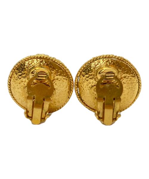 CHANEL（シャネル）CHANEL (シャネル) イヤリング ホワイト×ゴールドの古着・服飾アイテム