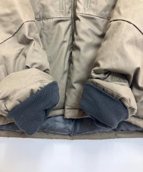 GRIP SWANY（グリップスワニー）GRIP SWANY (グリップスワニー) ファイアプルーフダウンジャケット カーキ サイズ:Lの古着・服飾アイテム