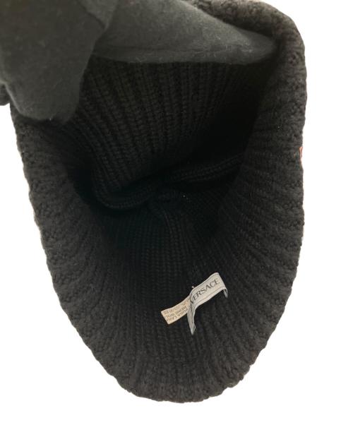 GIANNI VERSACE（ジャンニ・ヴェルサーチ）GIANNI VERSACE (ジャンニ・ヴェルサーチ) ニット帽 ブラック×レッドの古着・服飾アイテム