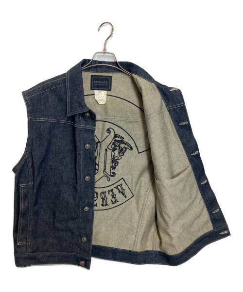 VERSACE JEANS SIGNATURE（ヴェルサーチジーンズシグネチャー）VERSACE JEANS SIGNATURE (ヴェルサーチジーンズシグネチャー) デニムベスト ネイビー サイズ:Lの古着・服飾アイテム