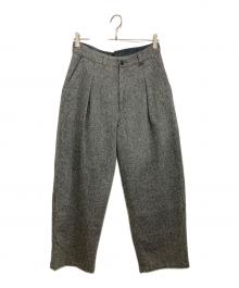 kurashi&trips publishing（クラシアンドトリップス パブリッシング）の古着「「やわらかツイードに、一目惚れ」カーブシルエットのパンツ」｜グレー
