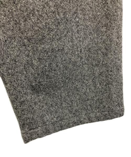 kurashi&trips publishing（クラシアンドトリップス パブリッシング）kurashi&trips publishing (クラシアンドトリップス パブリッシング) 「やわらかツイードに、一目惚れ」カーブシルエットのパンツ グレー サイズ:Lの古着・服飾アイテム