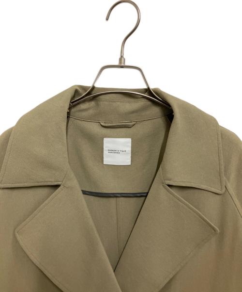 kurashi&trips publishing（クラシアンドトリップス パブリッシング）kurashi&trips publishing (クラシアンドトリップス パブリッシング) 北欧、暮らしの道具店 香奈子さんとつくった着回し頼れるコート グリーン サイズ:Freeの古着・服飾アイテム