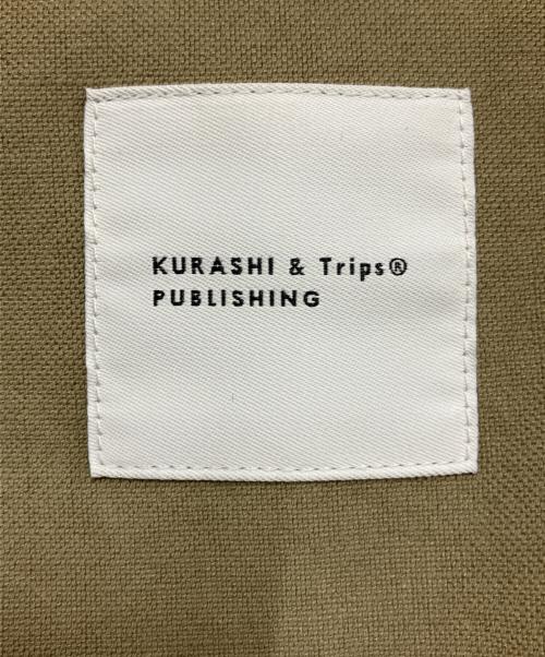 kurashi&trips publishing（クラシアンドトリップス パブリッシング）kurashi&trips publishing (クラシアンドトリップス パブリッシング) 北欧、暮らしの道具店 香奈子さんとつくった着回し頼れるコート グリーン サイズ:Freeの古着・服飾アイテム