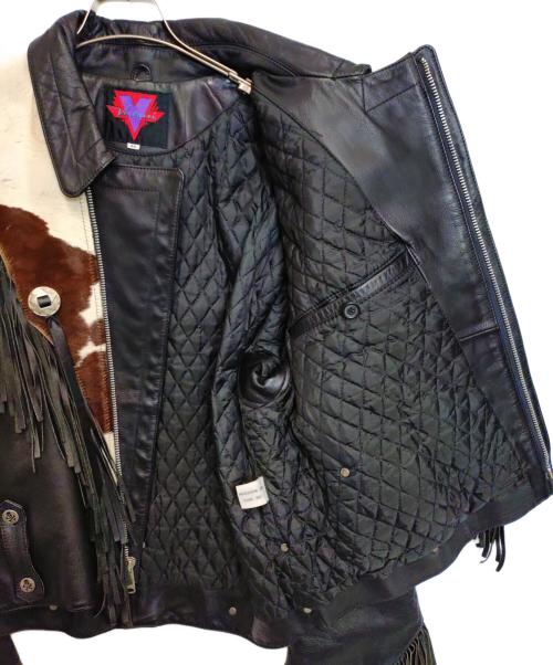 Veruducci（ヴァドゥーチ）Veruducci (ヴァドゥーチ) レザーハラコフリンジジャケット ブラック×ホワイト サイズ:46の古着・服飾アイテム