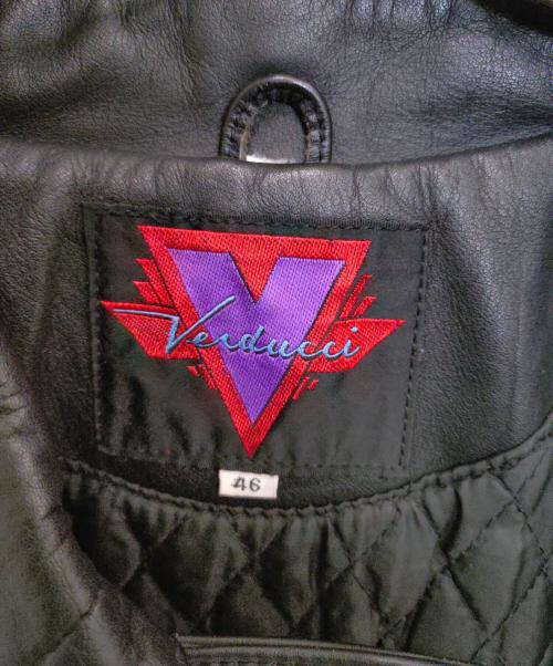 Veruducci（ヴァドゥーチ）Veruducci (ヴァドゥーチ) レザーハラコフリンジジャケット ブラック×ホワイト サイズ:46の古着・服飾アイテム