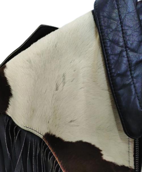 Veruducci（ヴァドゥーチ）Veruducci (ヴァドゥーチ) レザーハラコフリンジジャケット ブラック×ホワイト サイズ:46の古着・服飾アイテム