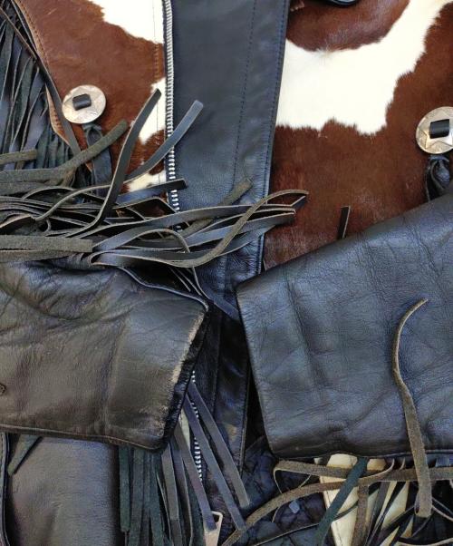 Veruducci（ヴァドゥーチ）Veruducci (ヴァドゥーチ) レザーハラコフリンジジャケット ブラック×ホワイト サイズ:46の古着・服飾アイテム