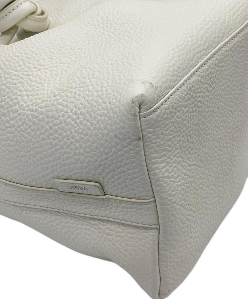 VASIC（ヴァジック）VASIC (ヴァジック) ショルダーバッグ ホワイトの古着・服飾アイテム