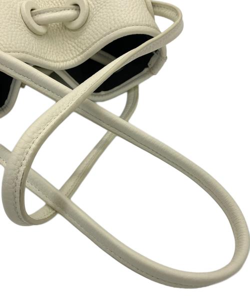 VASIC（ヴァジック）VASIC (ヴァジック) ショルダーバッグ ホワイトの古着・服飾アイテム
