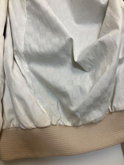 LOUIS VUITTON（ルイ ヴィトン）LOUIS VUITTON (ルイ ヴィトン) スタジャン アイボリー×ブラック サイズ:50の古着・服飾アイテム