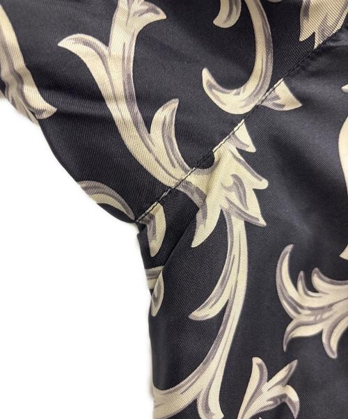 GIANNI VERSACE（ジャンニ・ヴェルサーチ）GIANNI VERSACE (ジャンニ・ヴェルサーチ) シルクシャツ ブラック×ブルー サイズ:48の古着・服飾アイテム