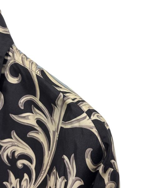 GIANNI VERSACE（ジャンニ・ヴェルサーチ）GIANNI VERSACE (ジャンニ・ヴェルサーチ) シルクシャツ ブラック×ブルー サイズ:48の古着・服飾アイテム