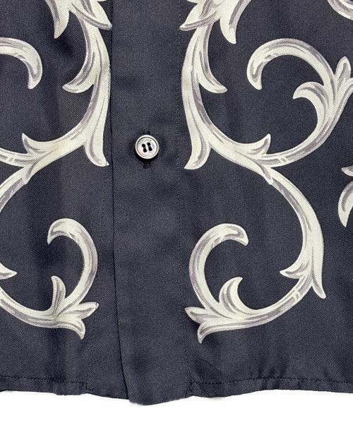 GIANNI VERSACE（ジャンニ・ヴェルサーチ）GIANNI VERSACE (ジャンニ・ヴェルサーチ) シルクシャツ ブラック×ブルー サイズ:48の古着・服飾アイテム