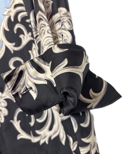 GIANNI VERSACE（ジャンニ・ヴェルサーチ）GIANNI VERSACE (ジャンニ・ヴェルサーチ) シルクシャツ ブラック×ブルー サイズ:48の古着・服飾アイテム