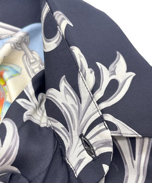GIANNI VERSACE（ジャンニ・ヴェルサーチ）GIANNI VERSACE (ジャンニ・ヴェルサーチ) シルクシャツ ブラック×ブルー サイズ:48の古着・服飾アイテム