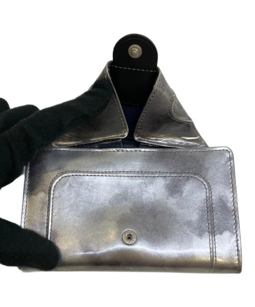 HIROKO HAYASHI（ヒロコ ハヤシ）HIROKO HAYASHI (ヒロコ ハヤシ) 財布 シルバーの古着・服飾アイテム