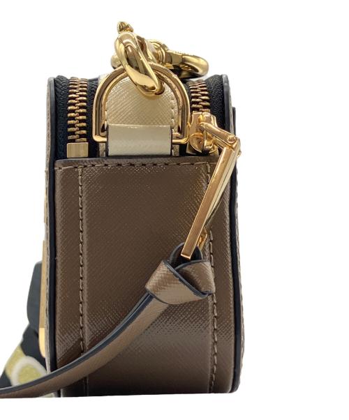 MARC JACOBS（マークジェイコブズ）MARC JACOBS (マークジェイコブズ) ショルダーバッグ ベージュ×ホワイトの古着・服飾アイテム